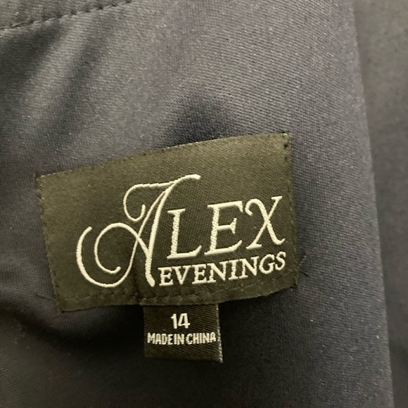 Mother of the Bride gown - Picture 5 of 7